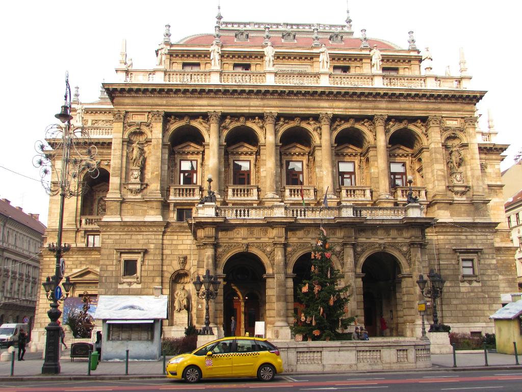 ساختمان اپرا