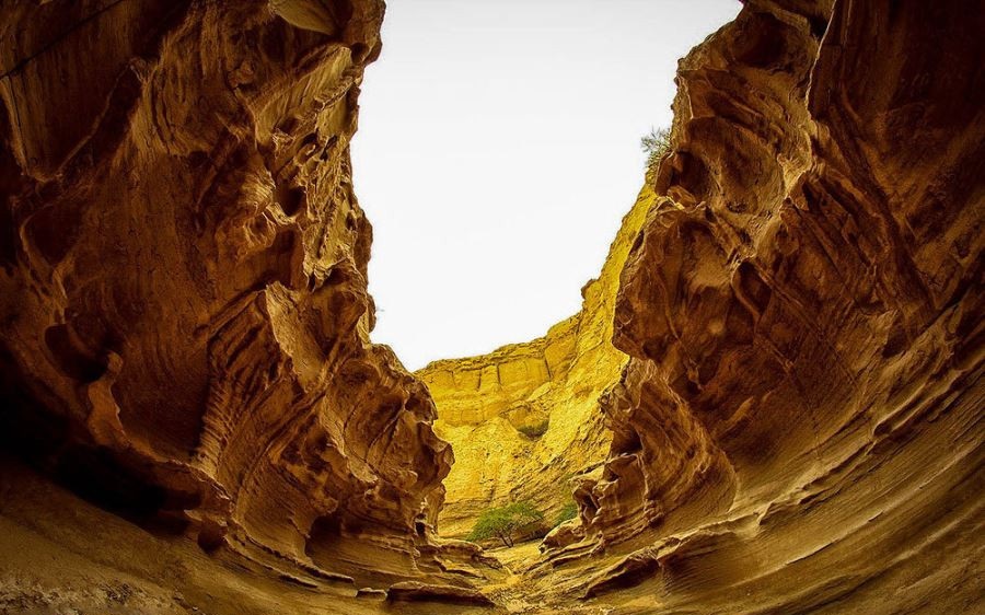 تنگه چاهکوه قشم