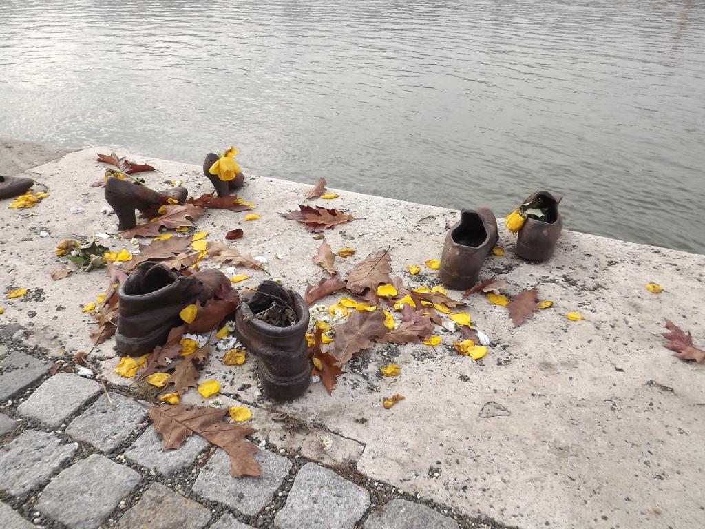 کفش های آهنی کرانه رود دانوب بوداپست