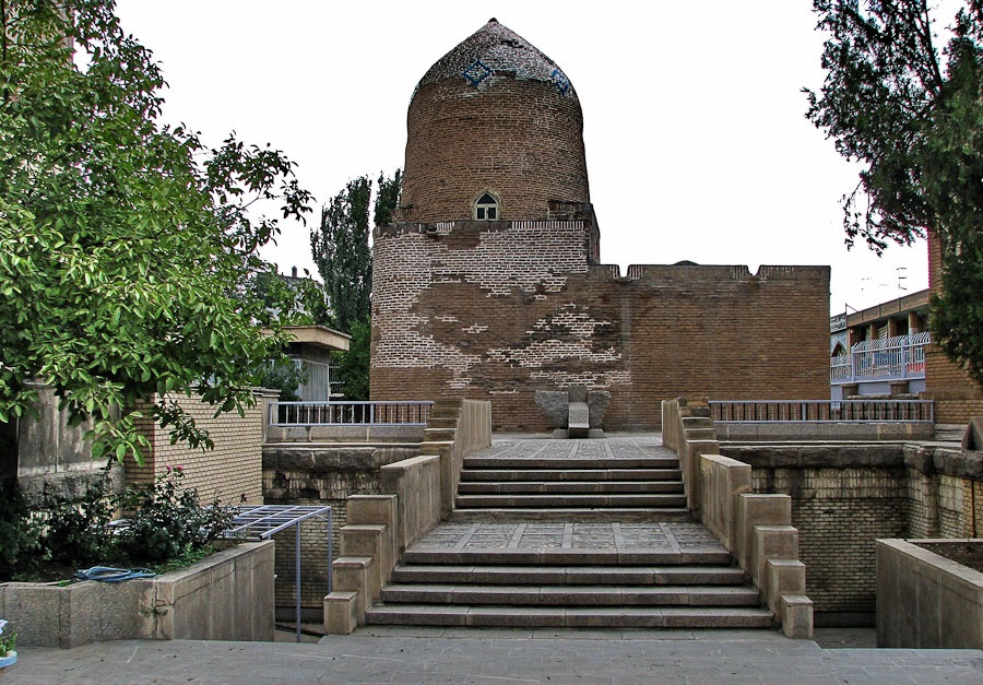 آرامگاه استر و مردخای