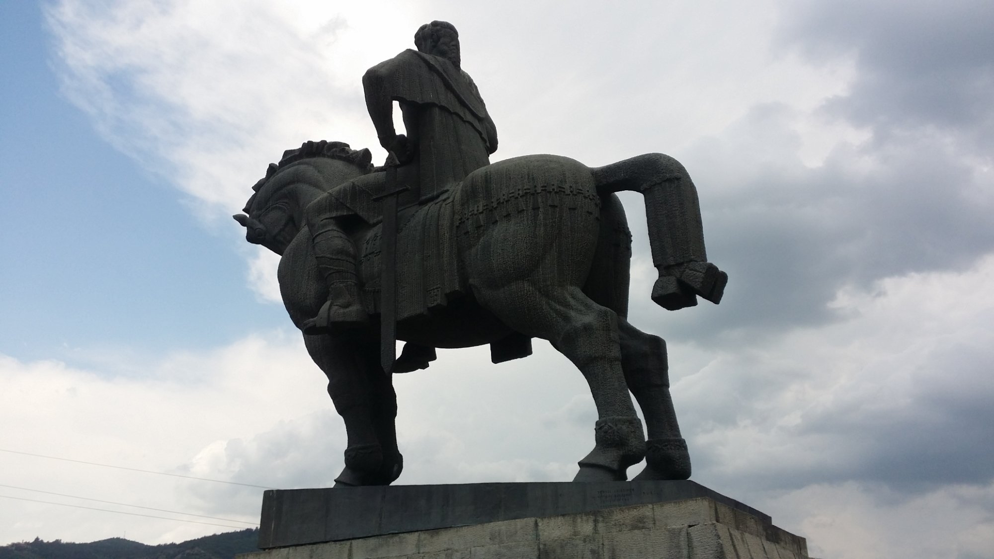 یادبود شاه وختانگ گرگاسالی تفلیس