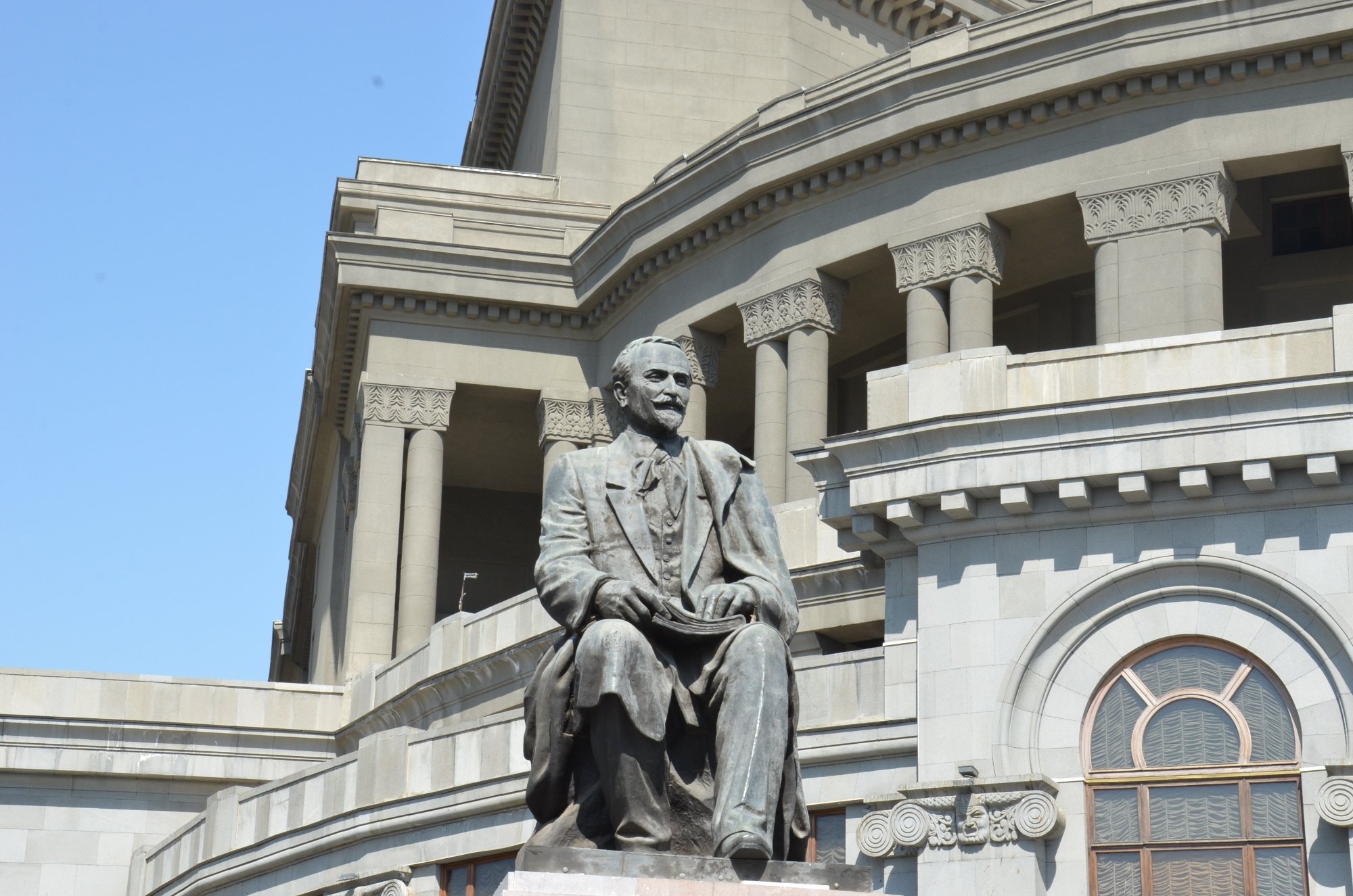 اپرا ایروان