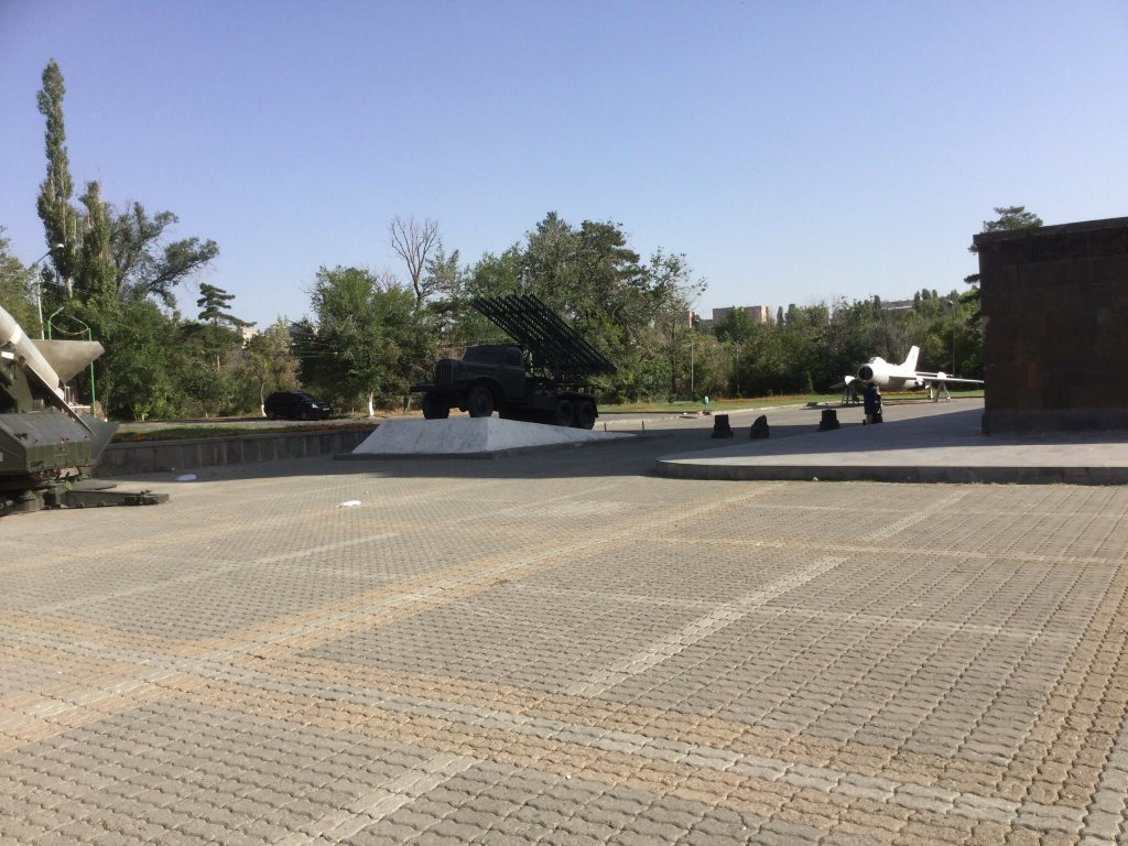 پارک پیروزی و مجسمه مادر ایروان