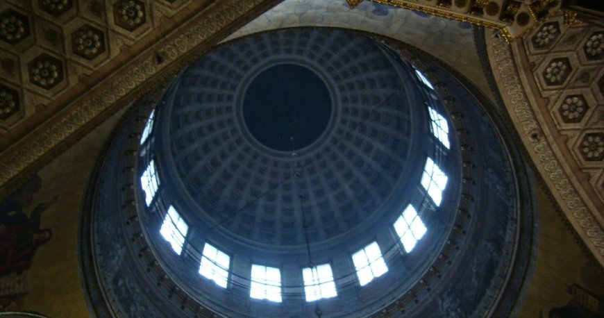 موزه کلیسای کازان سنت پترزبورگ موزه کلیسای کازان سنت پترزبورگ