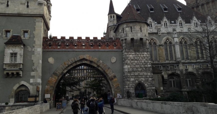 قلعه واجدا هونیاد بوداپست