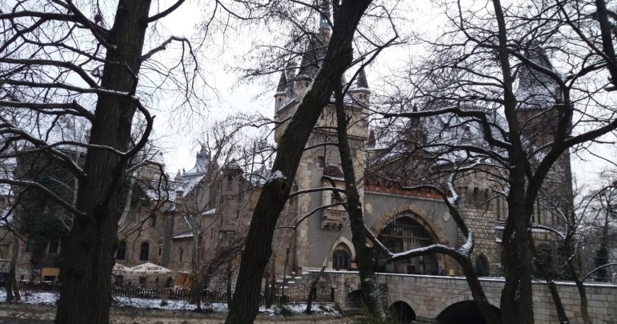 قلعه واجدا هونیاد بوداپست