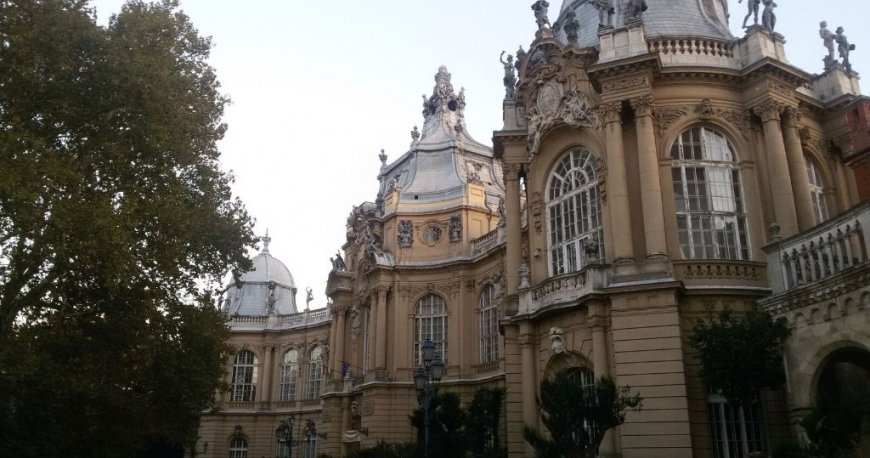 قلعه واجدا هونیاد بوداپست