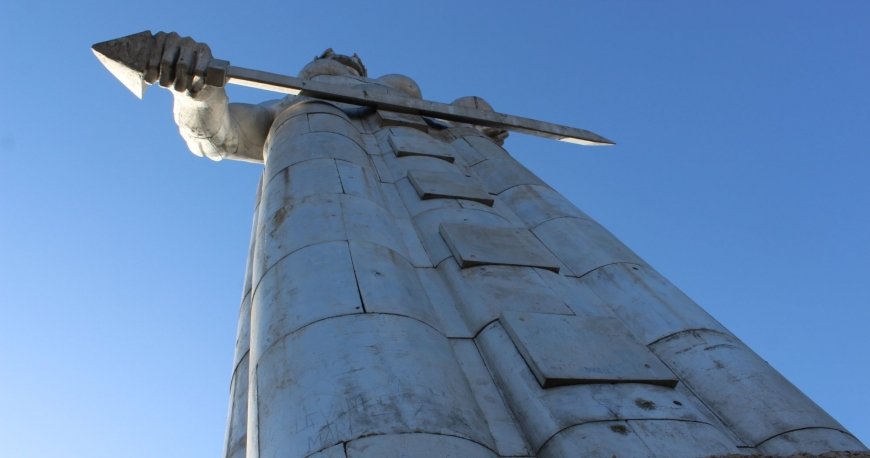 یادبود کارتلیس ددا تفلیس یادبود کارتلیس ددا تفلیس