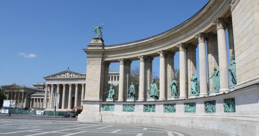 میدان قهرمانان بوداپست