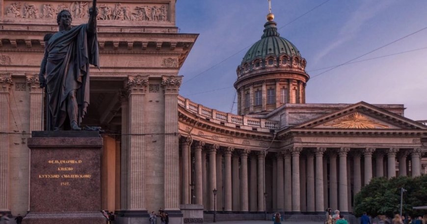 موزه کلیسای کازان سنت پترزبورگ موزه کلیسای کازان سنت پترزبورگ