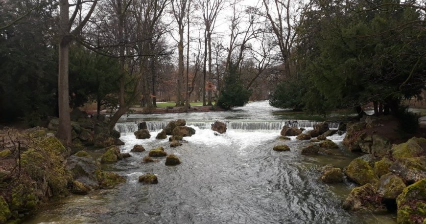 باغ انگلیسی مونیخ باغ انگلیسی مونیخ