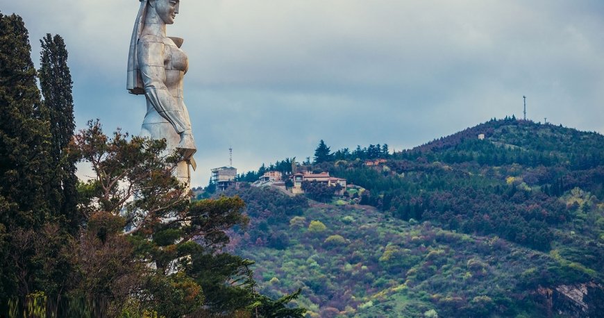 یادبود کارتلیس ددا تفلیس یادبود کارتلیس ددا تفلیس