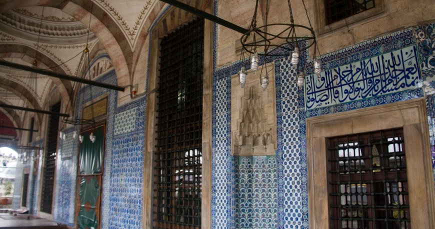 مسجد رستم پاشا استانبول