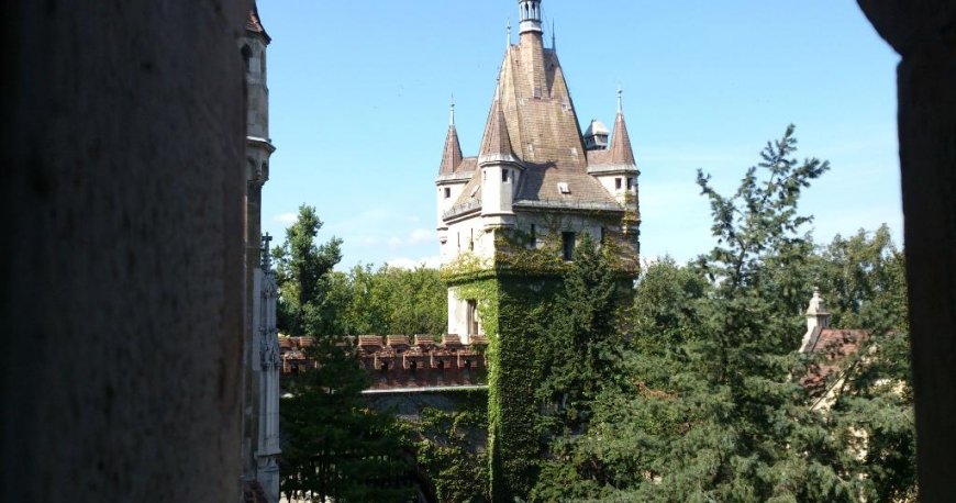 قلعه واجدا هونیاد بوداپست