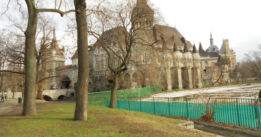 قلعه واجدا هونیاد بوداپست