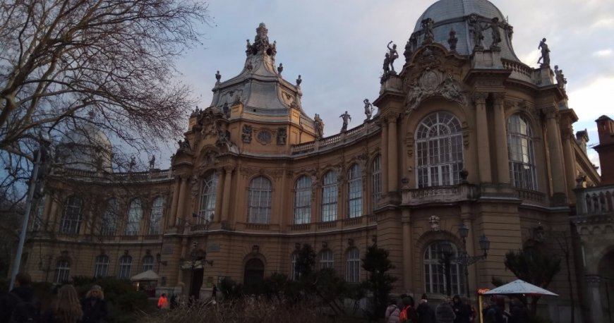 قلعه واجدا هونیاد بوداپست