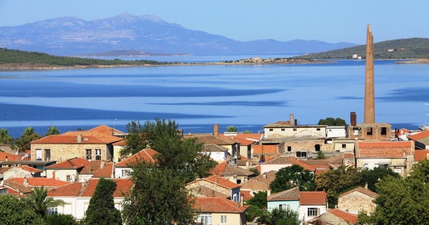 آیوالیک آیوالیک