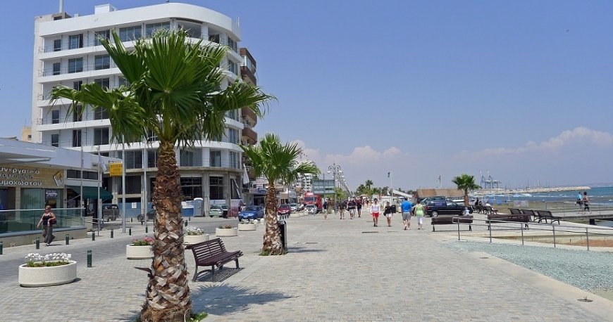 لارناکا لارناکا