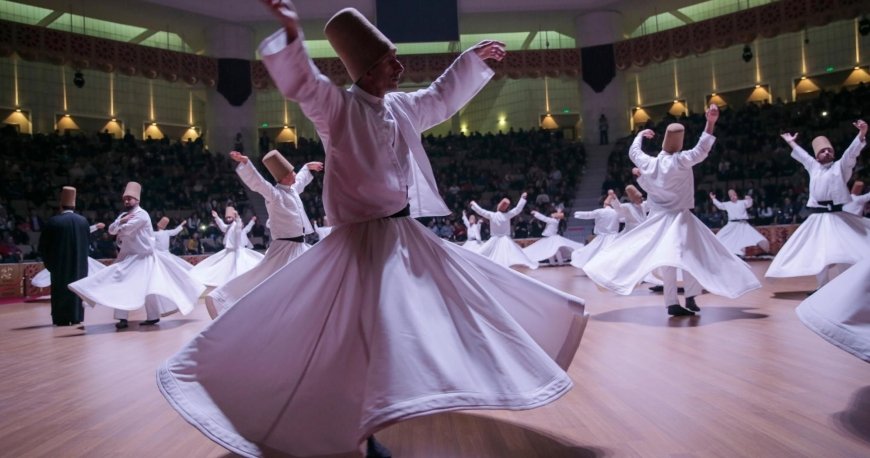 مراسم بزرگداشت مولانا (رومی) مراسم بزرگداشت مولانا (رومی)