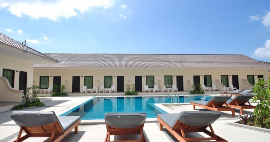 استخر هتل نچرال پوکت استخر هتل نچرال پوکت