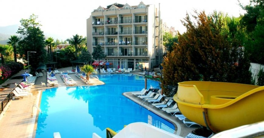 استخر هتل کاروانسرا مارماریس استخر هتل کاروانسرا مارماریس