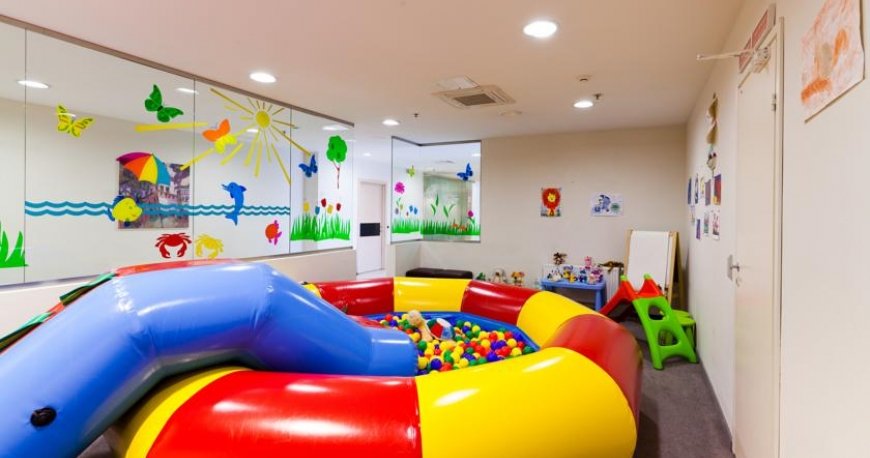 کیدز کلاب هتل هالیدی این سنت پترزبورگ