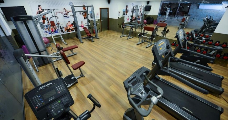 سالن بدنسازی هتل امرالد باکو