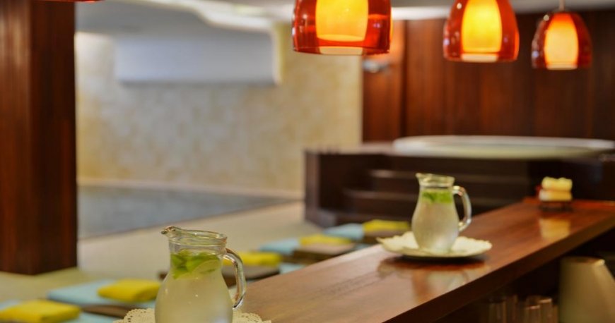 رستوران  هتل امرالد باکو