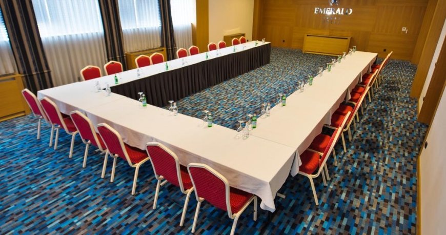 سالن کنفرانس هتل امرالد باکو