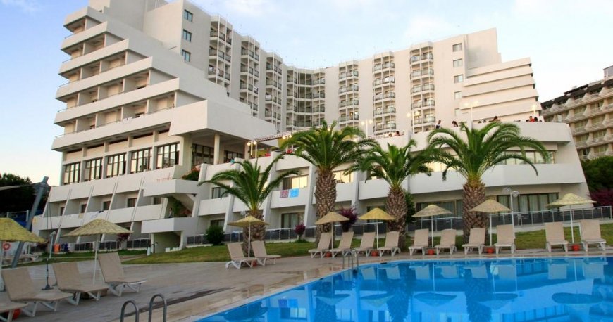 استخر هتل ویستا هیل کوشی آداسی