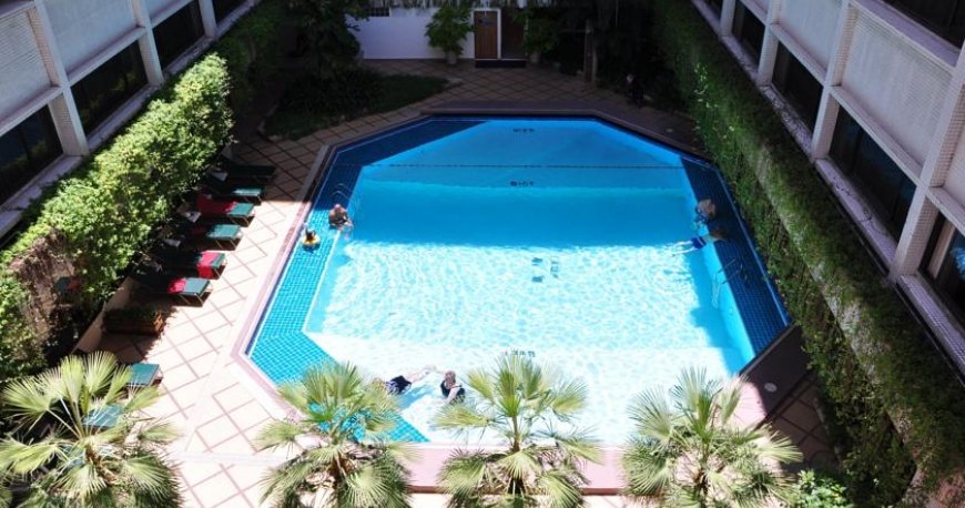 استخر هتل آسیا بانکوک