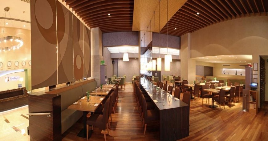 رستوران هتل هالیدی این سیسلی استانبول