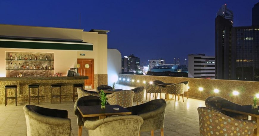 رستوران هتل هالیدی این سیسلی استانبول