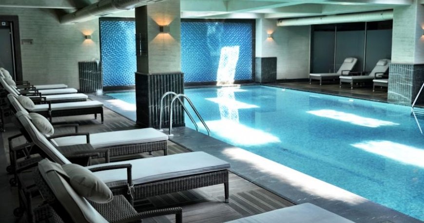 استخر تایتانیک بیزنس بایرام پاشا