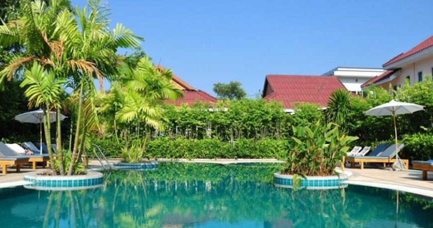 استخر هتل نچرال پوکت استخر هتل نچرال پوکت