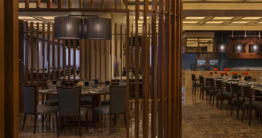 رستوران هتل شرایتون امارات مال دبی