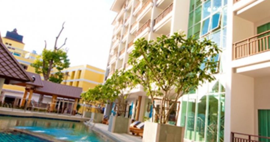 استخر هتل کریستال پالاس پاتایا