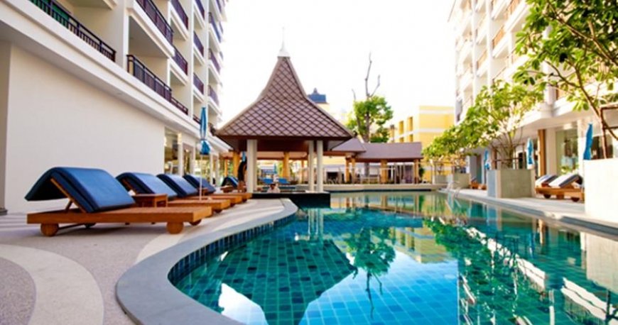 استخر هتل کریستال پالاس پاتایا