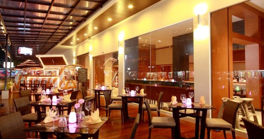 رستوران هتل سنترا اشلی پوکت