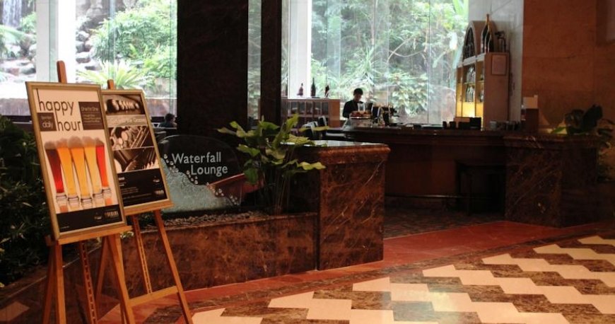 کافی شاپ هتل فوراما ریورفرانت سنگاپور