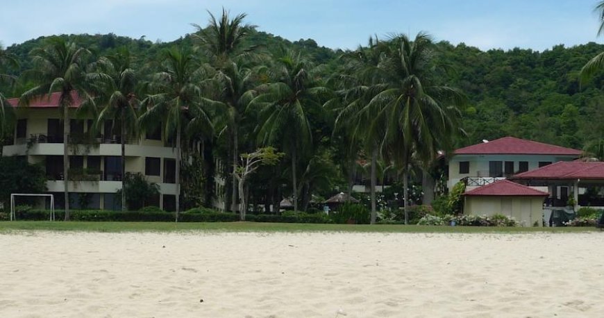 ساحل هتل هالیدی ویلا لنکاوی مالزی ساحل هتل هالیدی ویلا لنکاوی مالزی