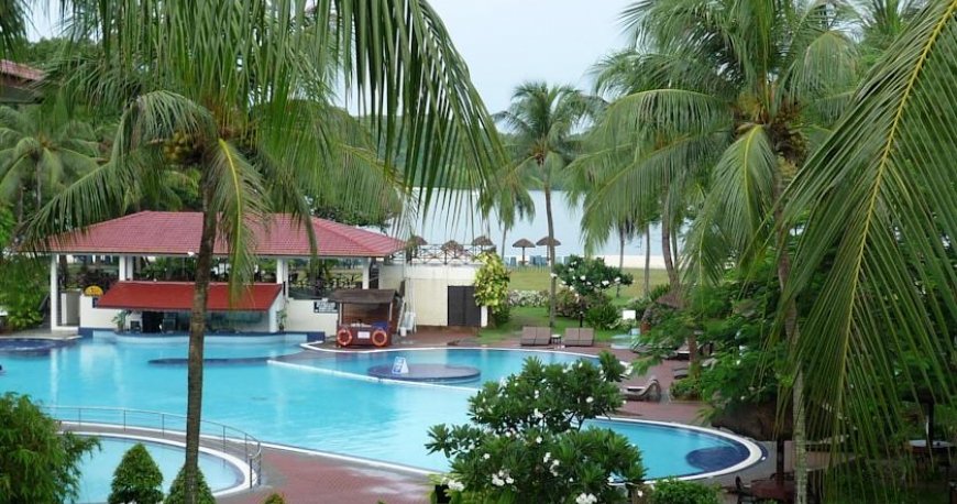 استخر هتل هالیدی ویلا لنکاوی مالزی استخر هتل هالیدی ویلا لنکاوی مالزی