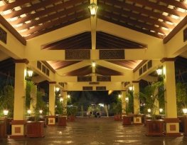 هتل هالیدی ویلا هتل هالیدی ویلا