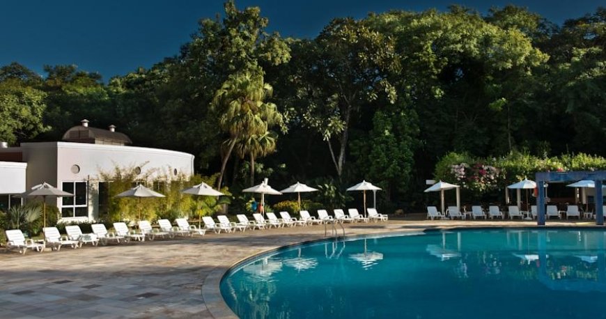 استخر هتل بوربن کاتاراتاس ایگواسو استخر هتل بوربن کاتاراتاس ایگواسو