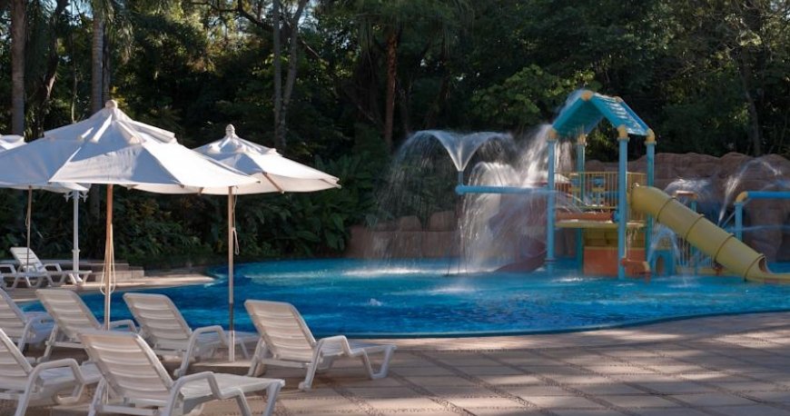 استخر هتل بوربن کاتاراتاس ایگواسو استخر هتل بوربن کاتاراتاس ایگواسو