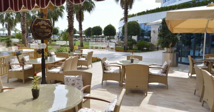 رستوران هتل بایا لارا