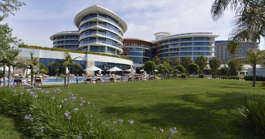 هتل بایا لارا