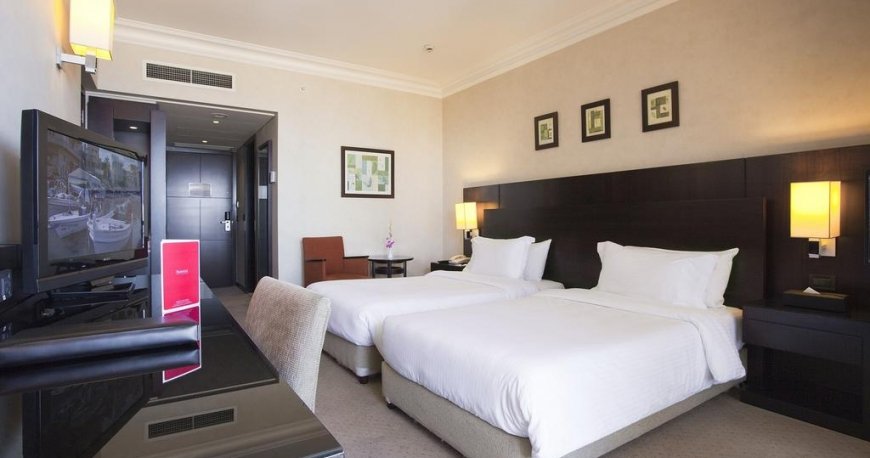 اتاق هتل رامادا پلازا رائوش بیروت