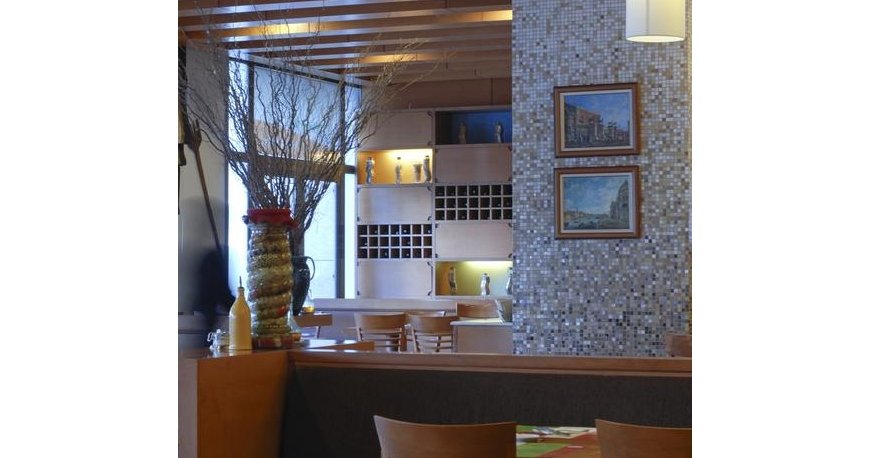 رستوران هتل رامادا پلازا رائوش بیروت