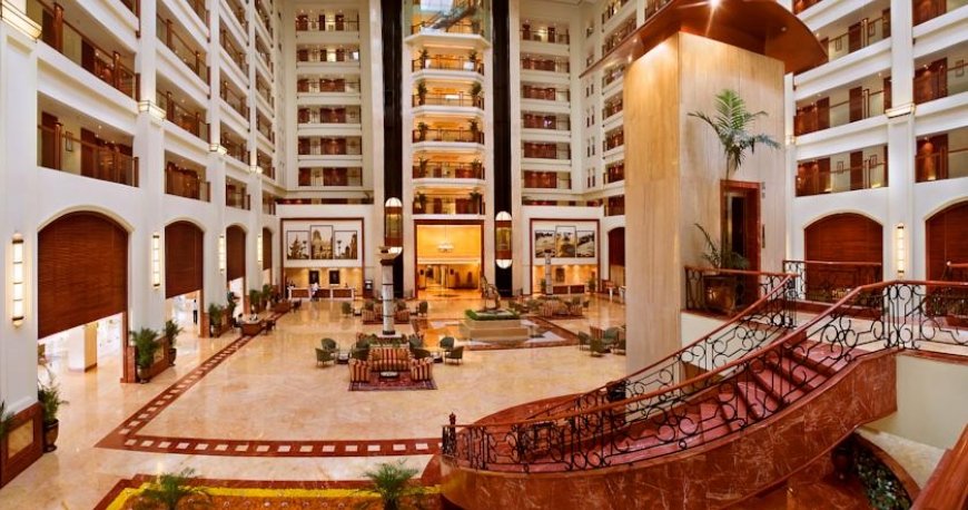 لابی هتل لالیت بمبئی